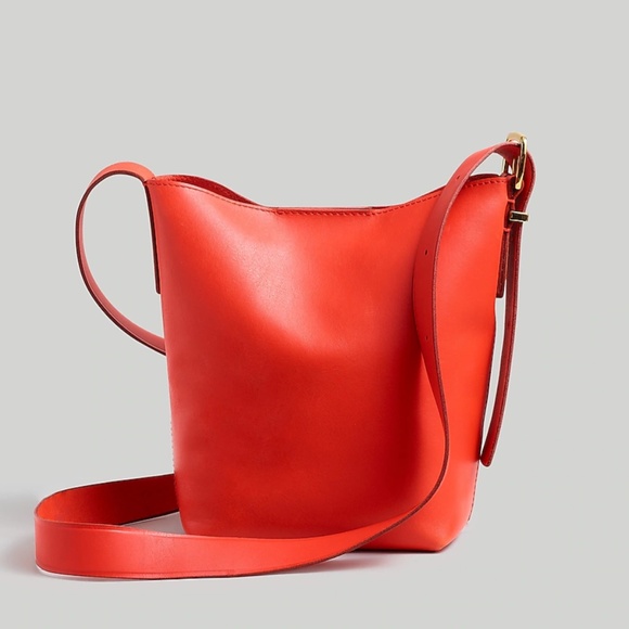 Madewell Handbags - New MADEWELL $138 Essential Mini Bucket Tote in Wild Poppy